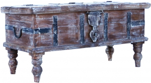 Antike Holzbox, Holztruhe, Couchtisch, Kaffeetisch aus Massivholz, aufwändig verziert - Modell 24 - 41x83x37 cm 
